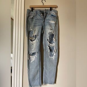 American Eagle Distressed Jeans (light wash)